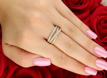 Złoty pierścionek próby 925 z 207 diamentami o łącznej masie 0,63 ct, czystość SI, barwa H. Waga 4,52 g. Elegancka biżuteria z certyfikatem autentyczności.2.jpg